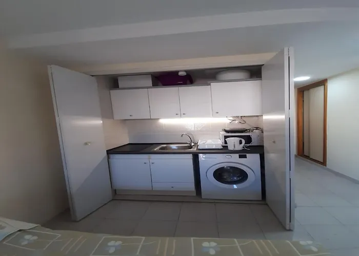 Met Ideale Ligging Apartment *